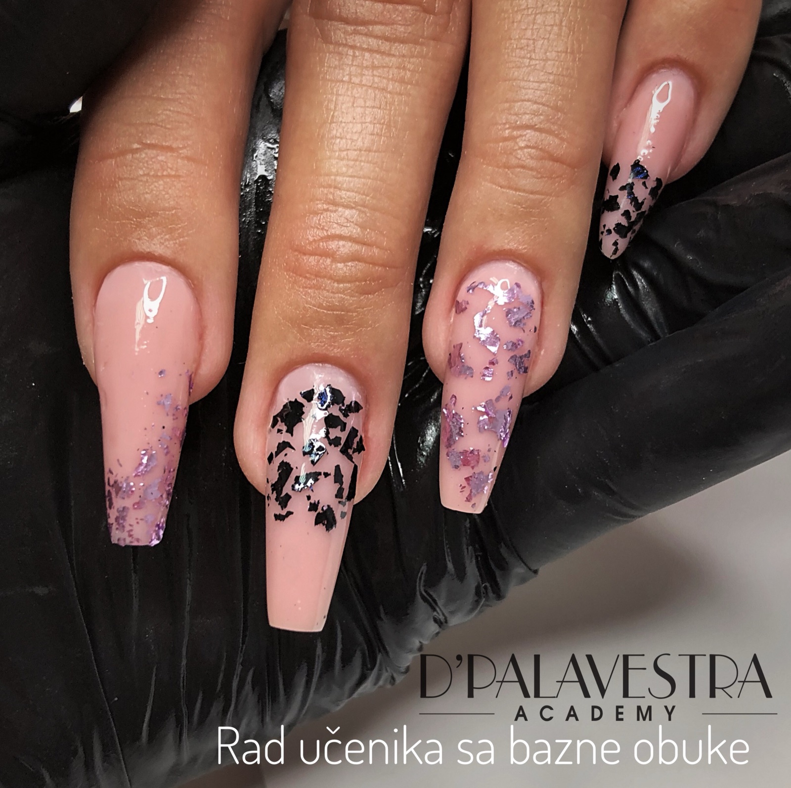 Rad učenika - nude nokti sa detaljima